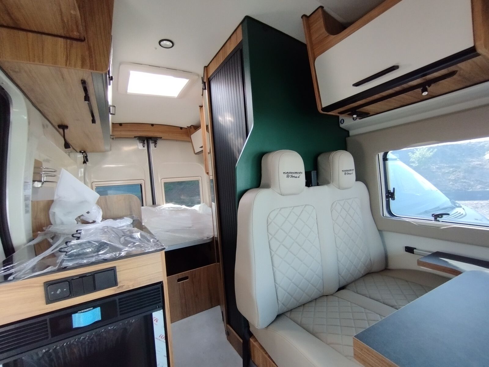Fahrzeugabbildung Karmann Dexter 4x4 DE 560 AW Markise Combi6DE 170PS
