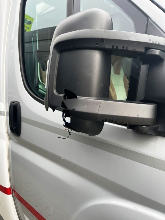 Fahrzeug Übersicht 6 Fahrzeugabbildung LMC Cruiser V 646 G beschädigt/HÄNDLER UND GEWERBE