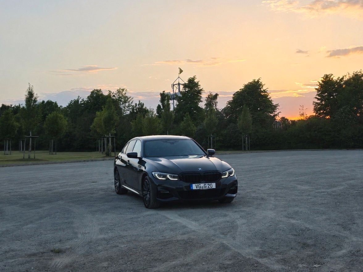 BMW 330e M Sport Aut./LASER/HUD/Harman&amp;Kardon/MSitze