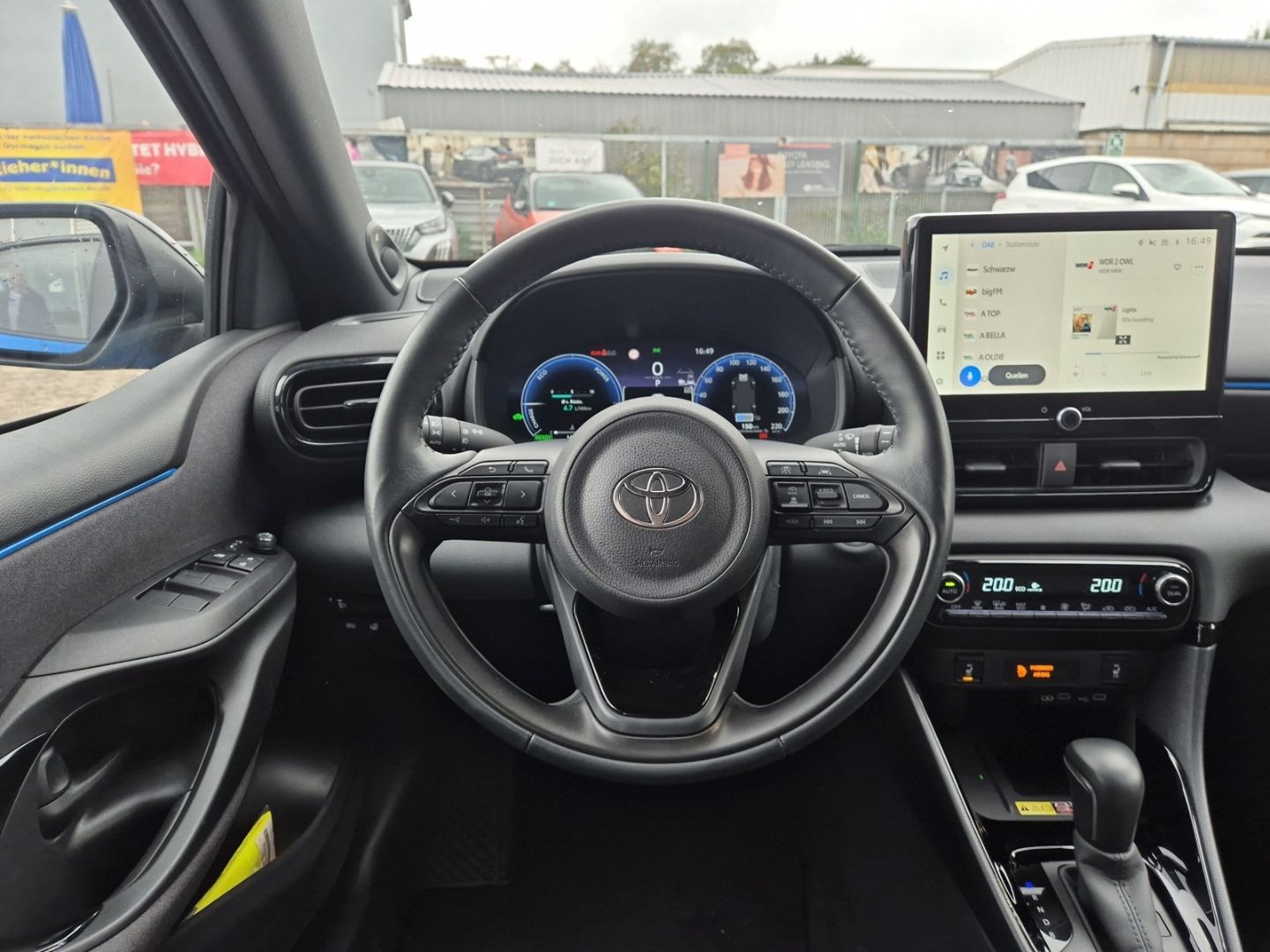 Fahrzeugabbildung Toyota Yaris Hybrid Premiere Edition 1.5 Dual-VVT-iE EU