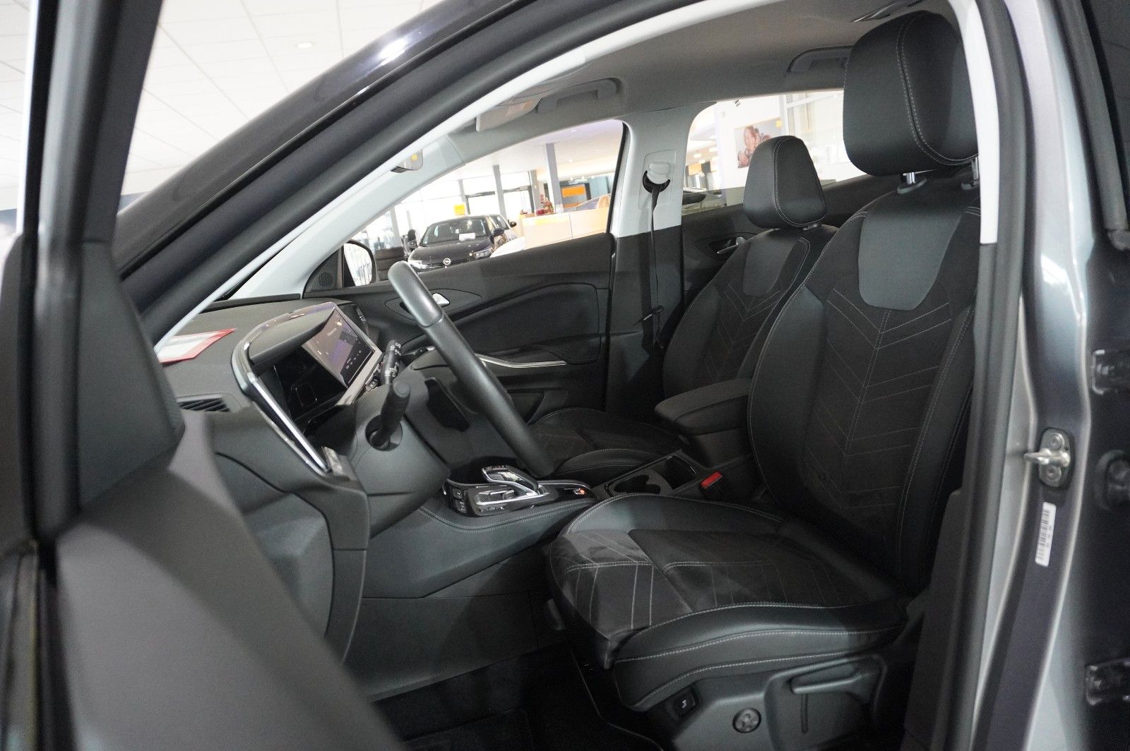 Fahrzeugabbildung Opel Grandland (X) ULTIMATE 4HYBRID NAVI/LED/SPORT/SH