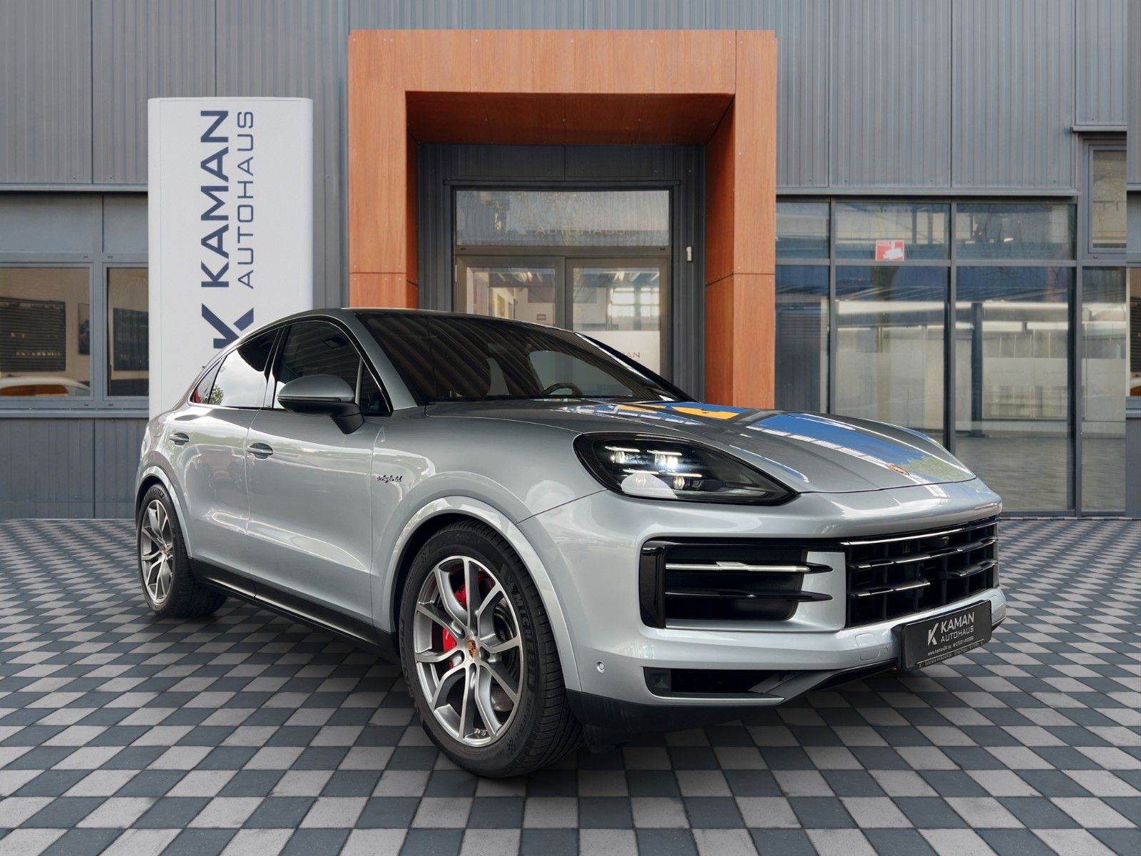 Porsche Cayenne Coupe S E-Hyb PDCC Hinterachs MY2025 foto 4