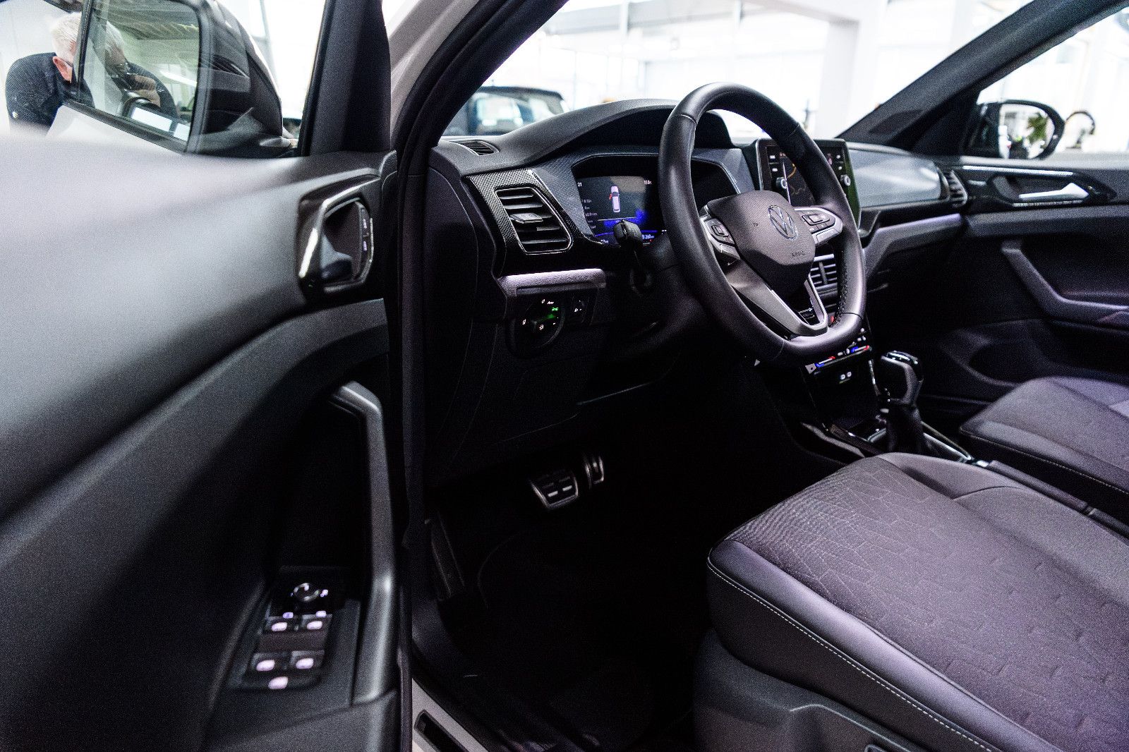 Fahrzeugabbildung Volkswagen T-Cross Goal 1.0 TSI DSG LED+AHK+NAVI+SHZ+ACC