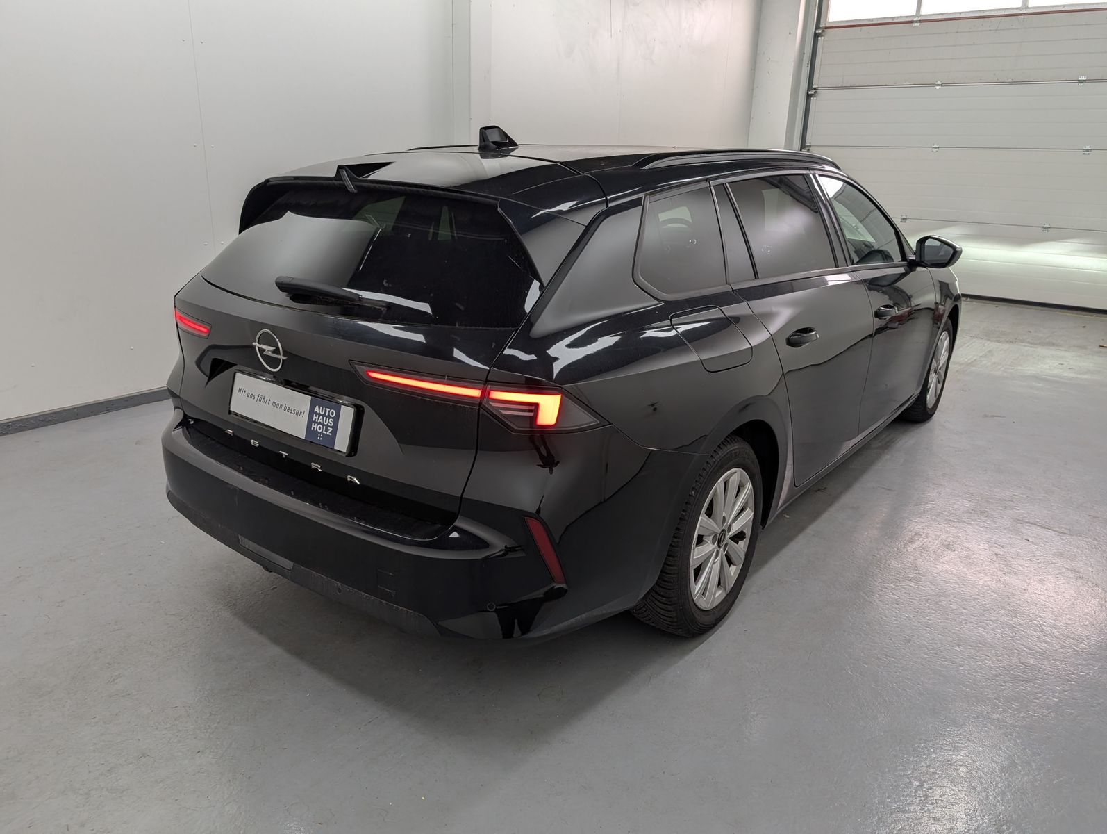 OPEL Astra ST 1.2 Turbo Business Edition – Bild 4