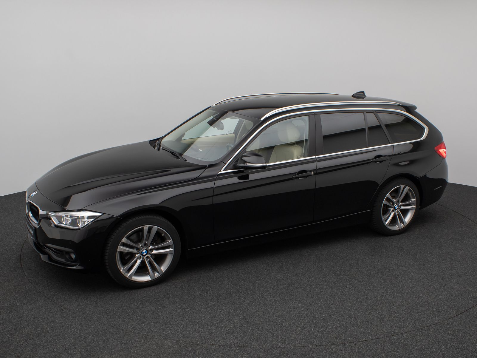 Fahrzeugabbildung BMW 320d xD PDC HUD Lenkrhzg Stop&Go Alarm Komfort