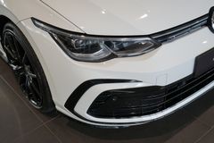 VW Golf 2.0 TDI R-Line | Pano | Matrix | Navi | ACC VW Golf 2.0 TDI R-Line | Pano | Matrix | Navi | ACC