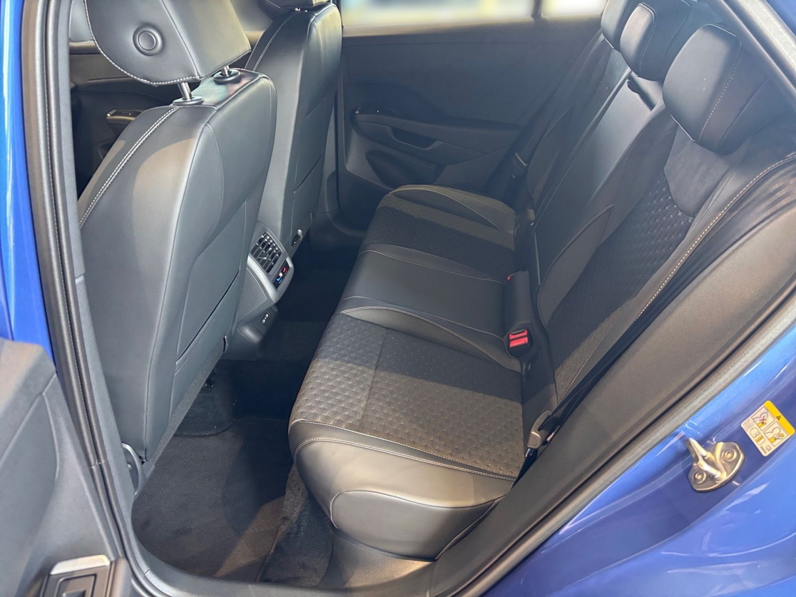 Volkswagen T-Roc - Bild 11