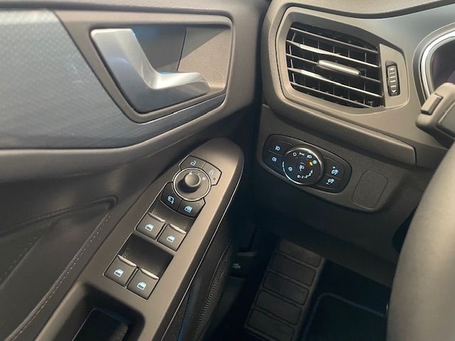 Fahrzeugabbildung Ford Focus Active X Abnehmbare AHK B&O Kamera Navi