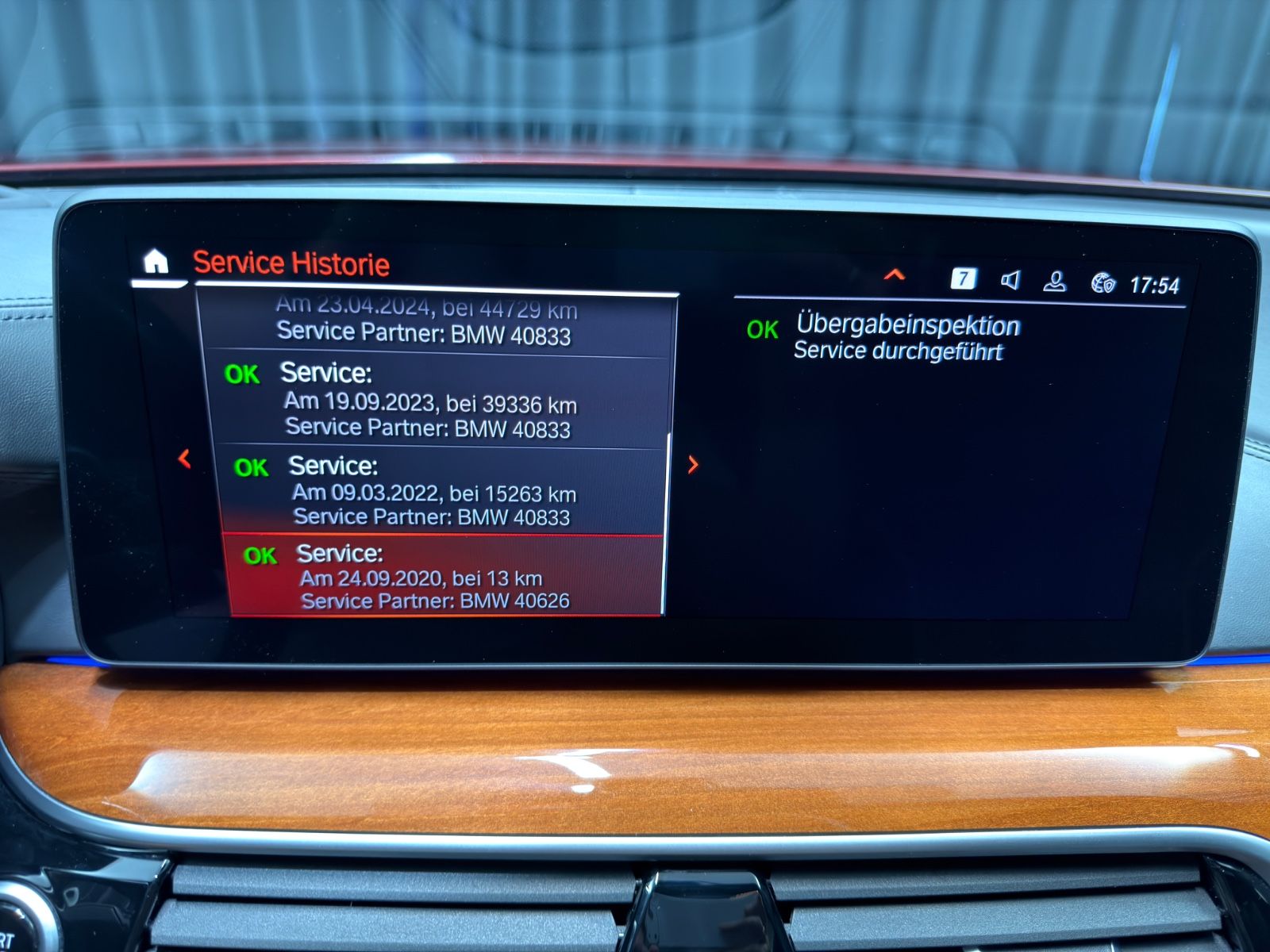 Fahrzeugabbildung BMW M550 i xDrive Limousine|INDIVIDUAL|LASER|H&K|HuD