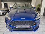 Ford Focus Lim. ST*Recaro*Winterpaket*Bi-Xenon - Ford Focus mit Diesel-Antrieb: Limousine