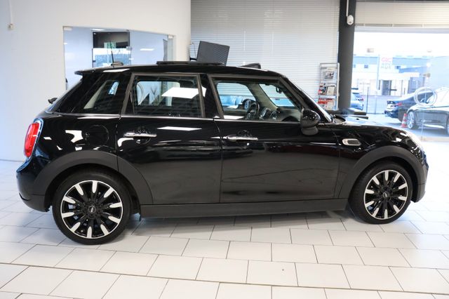 Fahrzeugabbildung MINI Mini Cooper 5-trg.|PANO|LED-RING|PDC|CHILI|BT