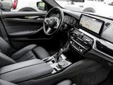 BMW 530d M SPORT+DA+PA+HiFi+ADAPT.LED - BMW 530