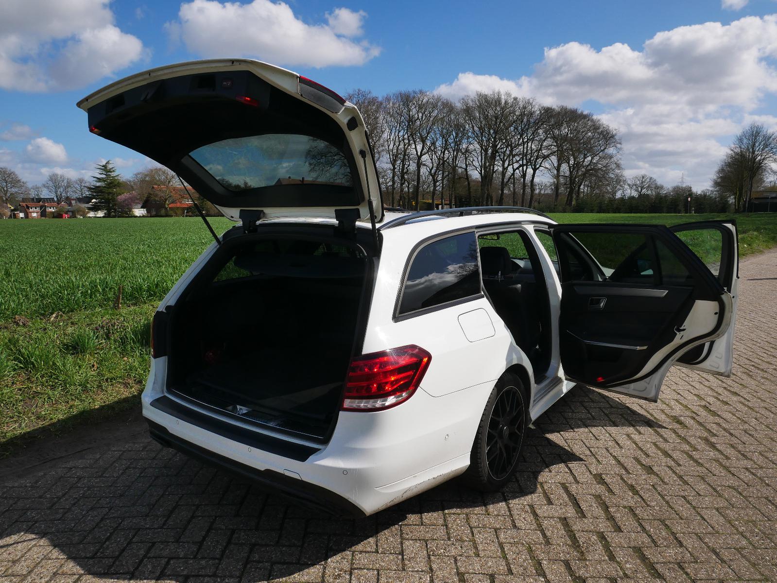 Mercedes-Benz E 220 T BlueTec AMG Sportpaket Nightline Pano