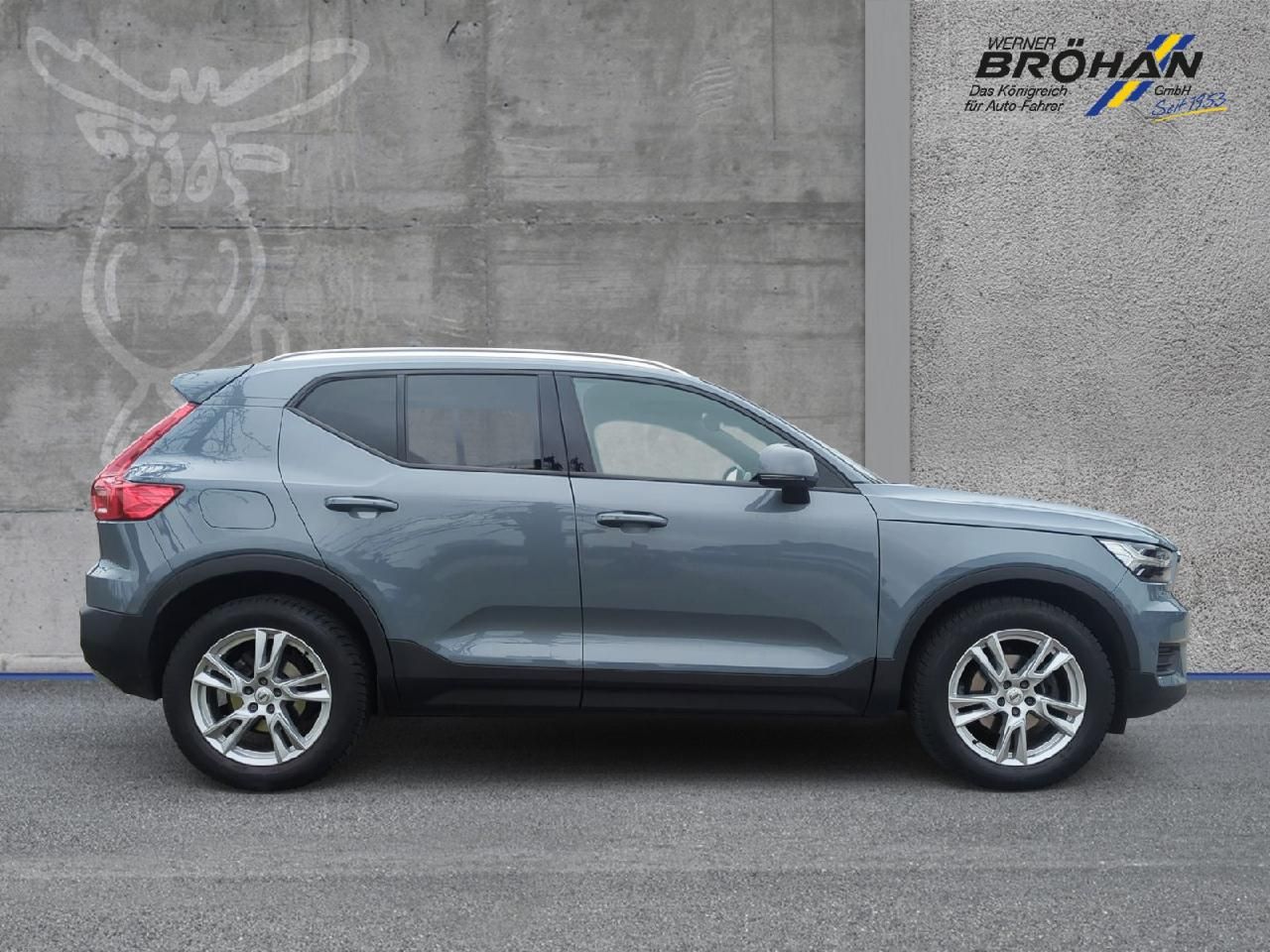 Fahrzeugabbildung Volvo Momentum Pro 2WD