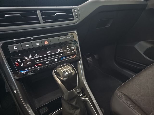 Fahrzeugabbildung Volkswagen T-Cross 1.0 TSI 6-Gang Style LED PDC SHZ GJR APP