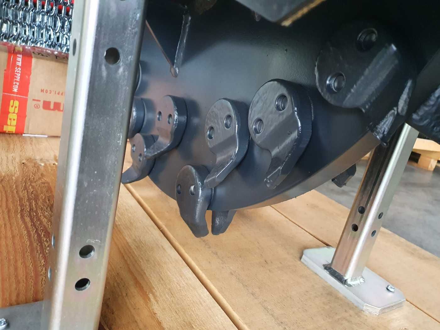Fahrzeugabbildung Andere Seppi M. KASTOR hyd 090 / Wurzelstockfräse