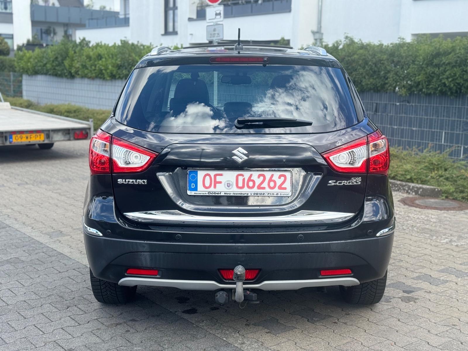 Suzuki SX4 S-Cross Comfort+* 1.Hand*Pano*AHK*Leder