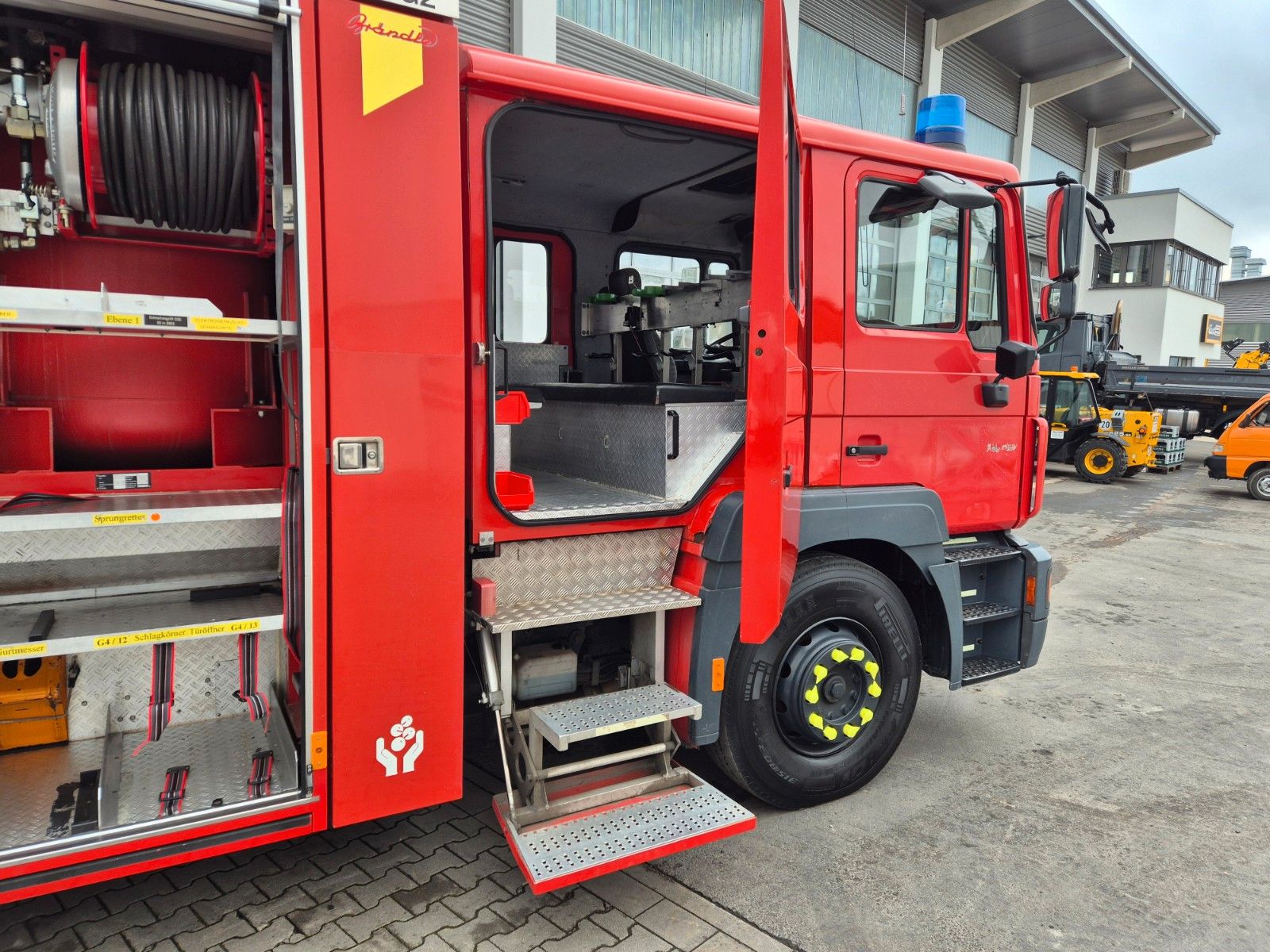 Fahrzeugabbildung MAN FE 26.360 LF 8 Löschfahrzeug