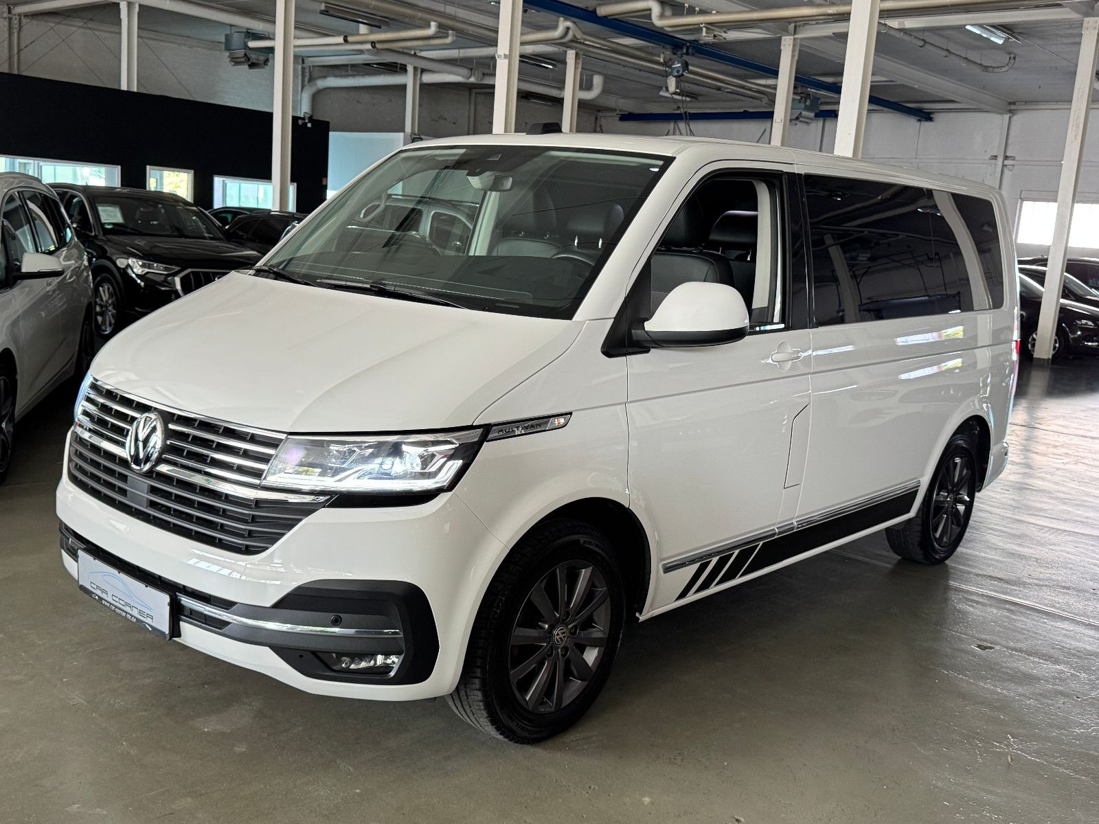 Fahrzeugabbildung Volkswagen T6.1 4M DSG IQ.DRIVE INDIVIDUAL EDITION 6-SITZER