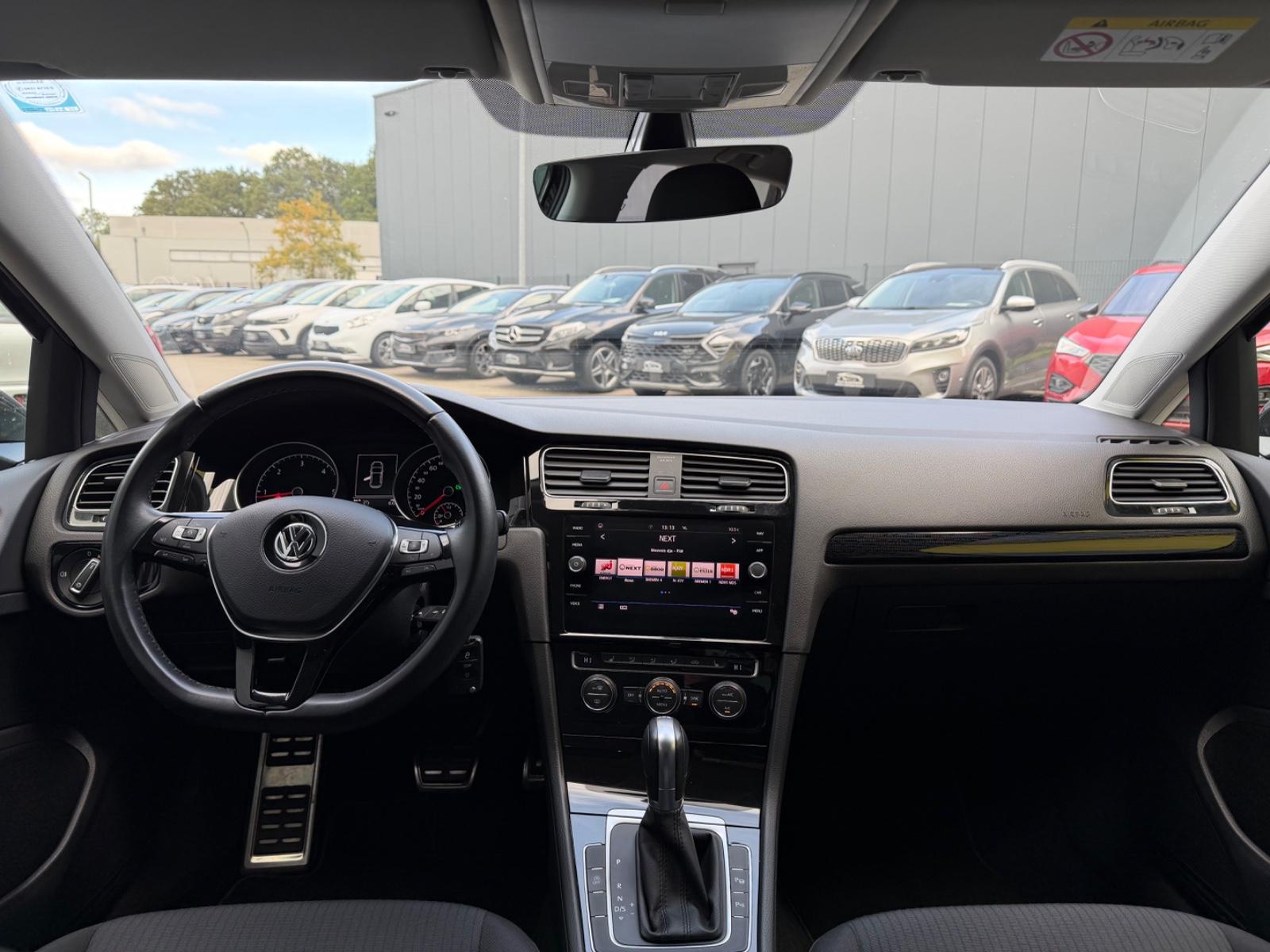 Volkswagen Golf VII Lim. Sound/ACC/AUTOMATIK/SHZ/NAVI/