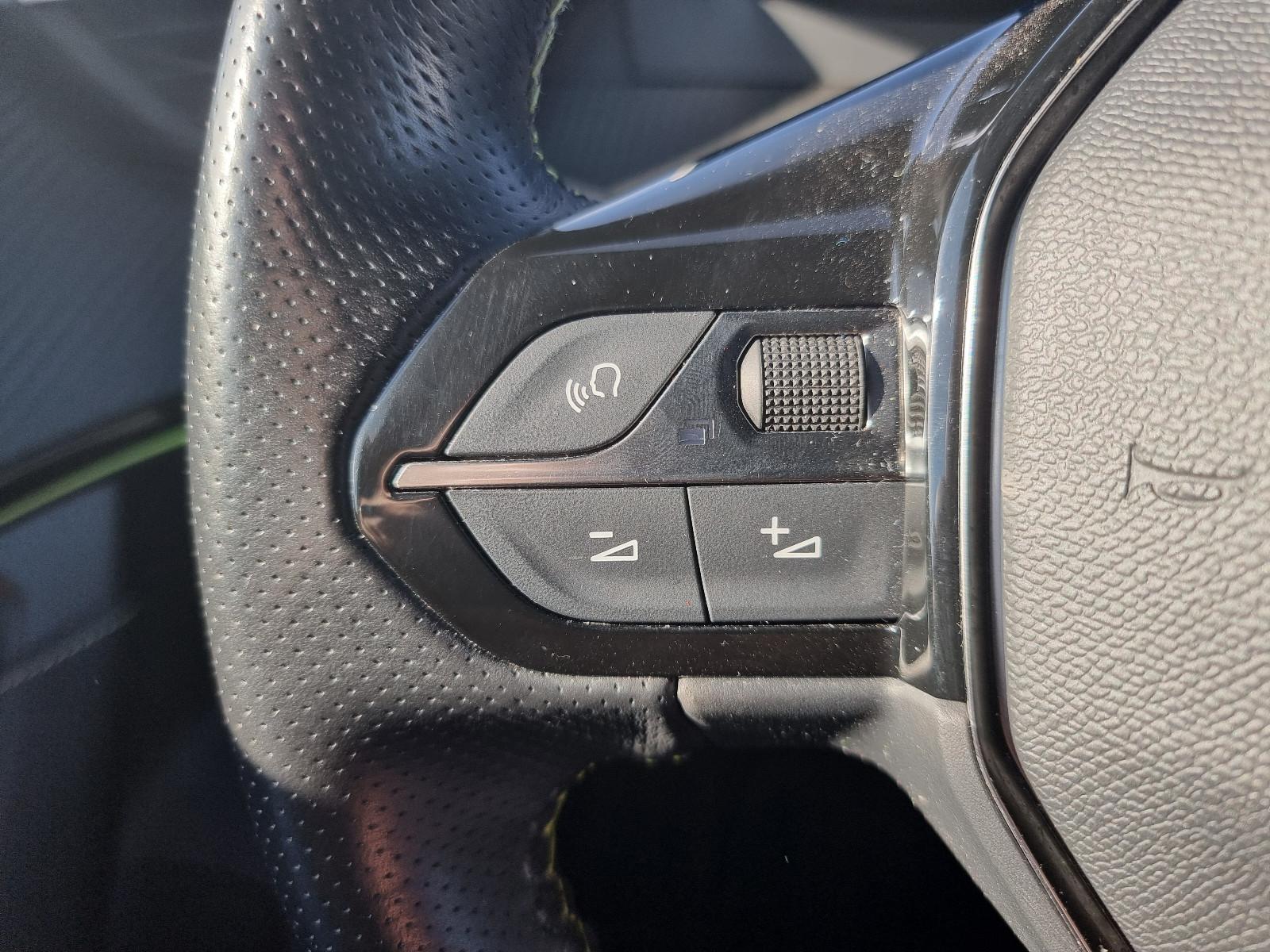 Peugeot e-2008 GT-Line -KLIMA-NAVI-CARPLAY-SHZ-CAM-LEDER