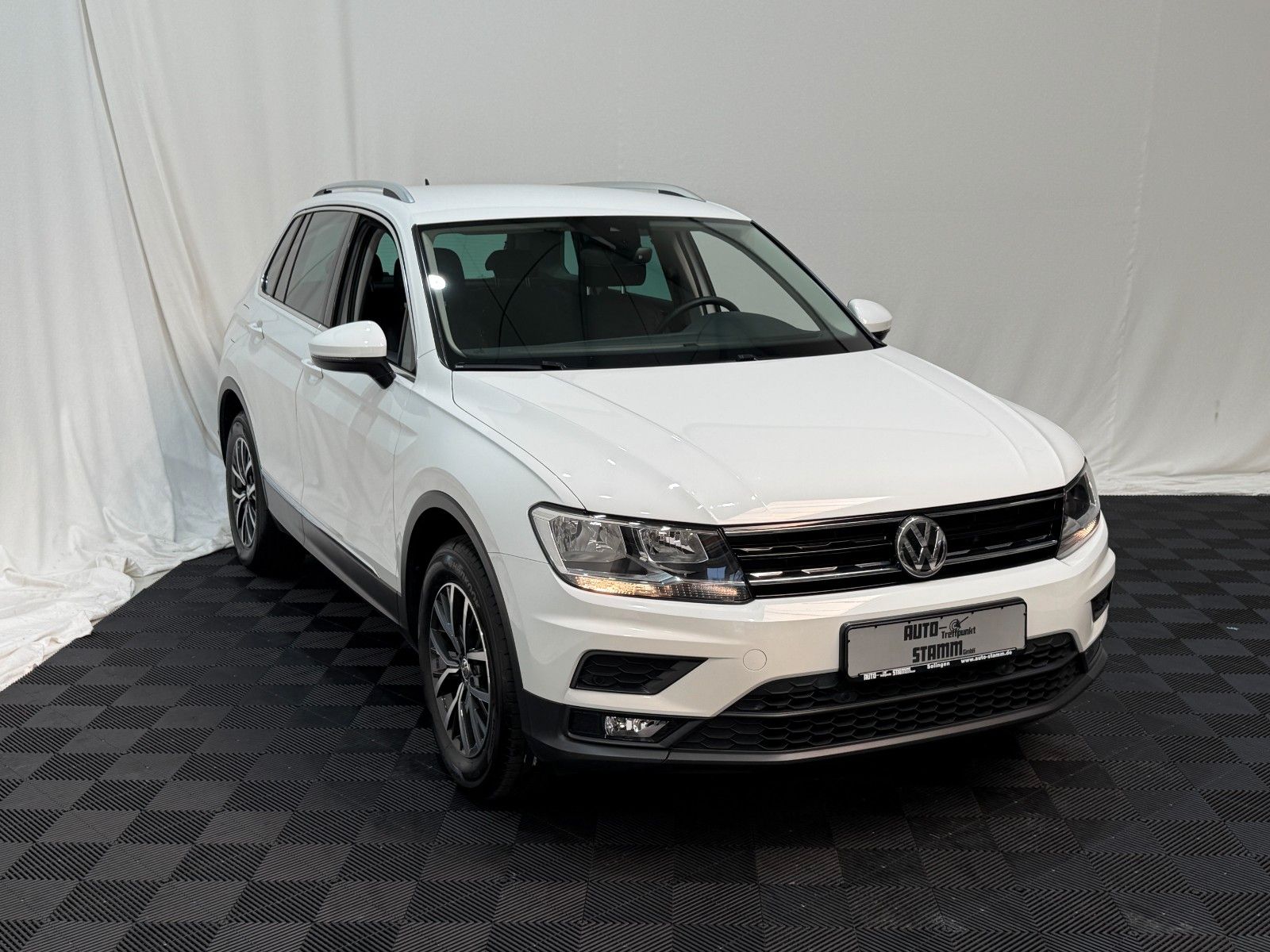 Fahrzeugabbildung Volkswagen Tiguan Comfortline DSG-4Motion-Full Link