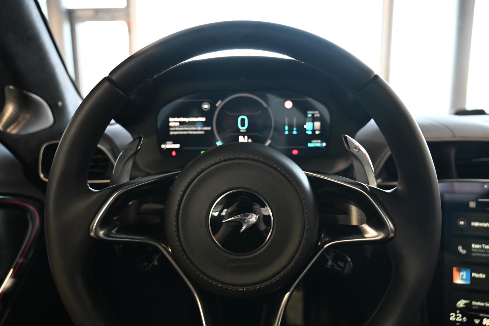 McLaren Artura MSO Ceramic Grey/Tech Lux/Technology Pack