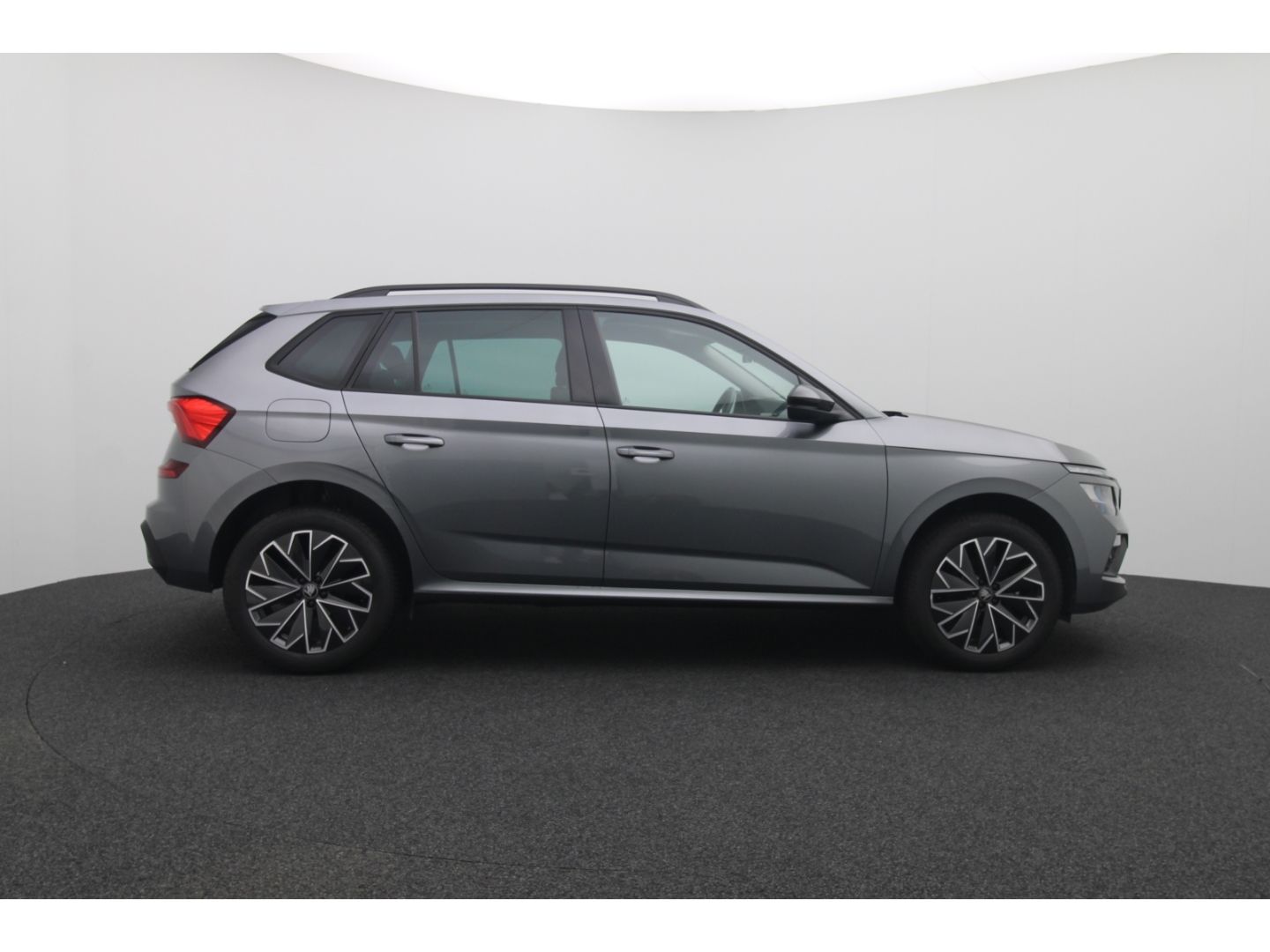 Fahrzeugabbildung SKODA Kamiq 1.0 Selection Kamera SHZ Einparkhilfe vorn