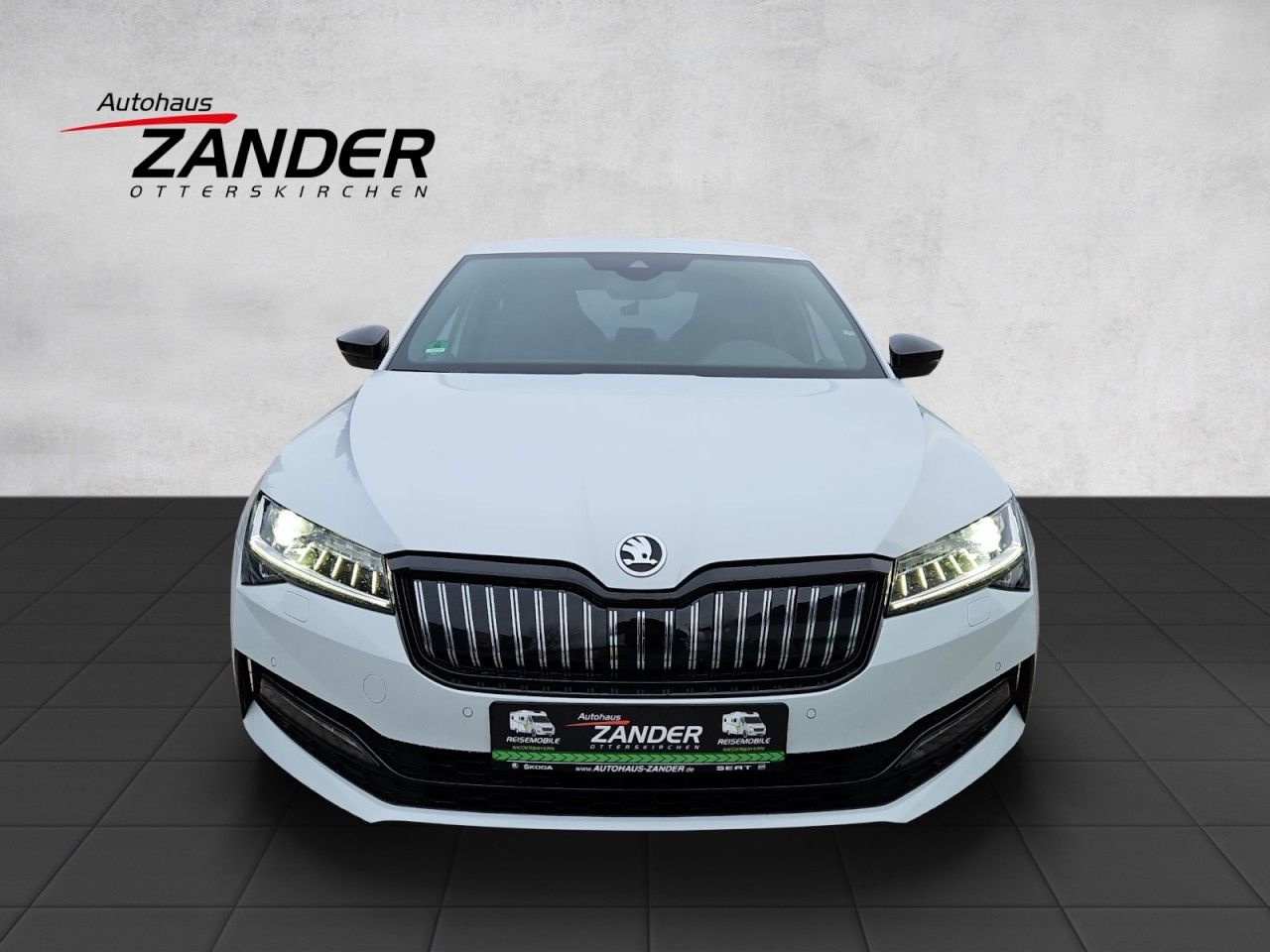 Fahrzeugabbildung SKODA Superb Sportline iV AHK NAVI Standheizung