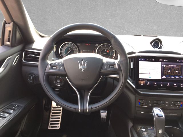 Fahrzeugabbildung Maserati Ghibli GT Mild-Hybrid MJ22 ACC  LED