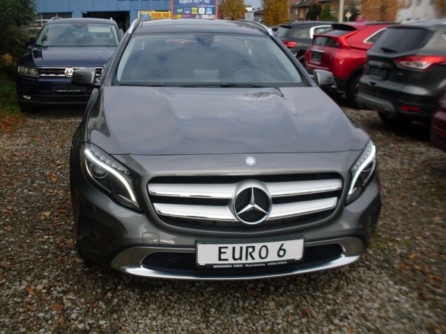 Mercedes-Benz GLA 180 GLA -Urban Pano.Xenon