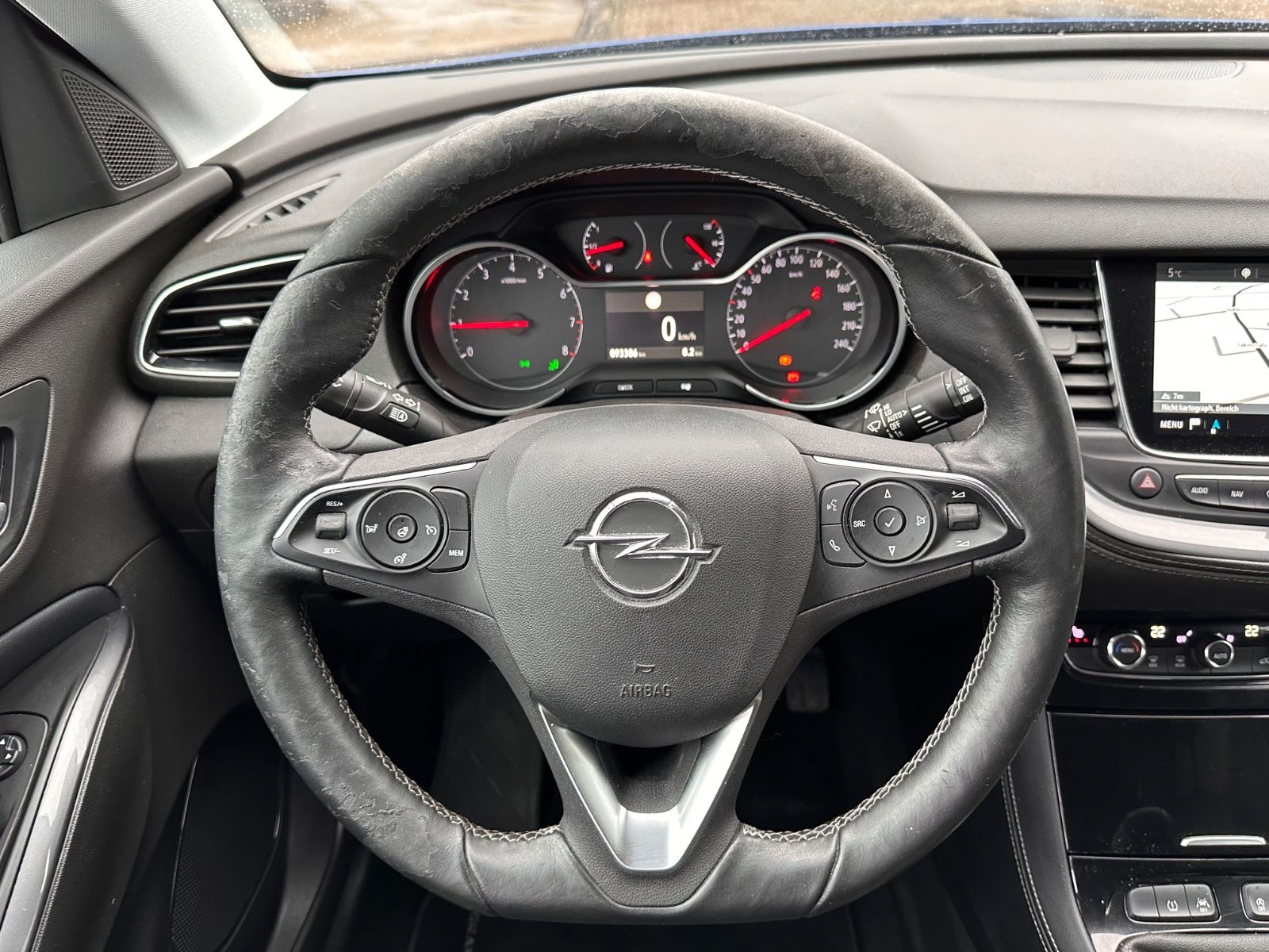 Fahrzeugabbildung Opel Grandland (X) 1.2 Turbo BiLED/AHK/Navi/360°/GJR