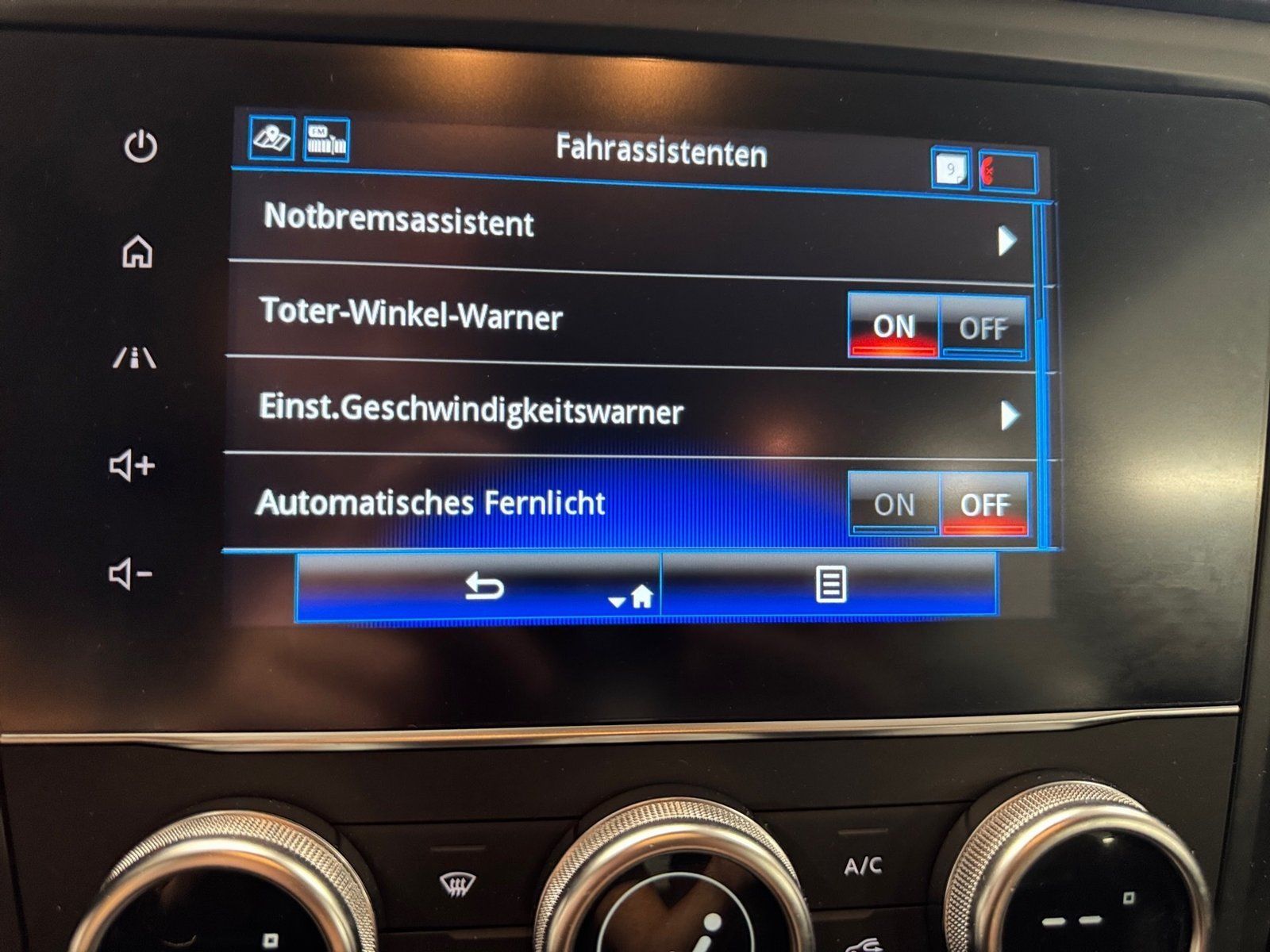 Fahrzeugabbildung Renault Kadjar 1.3 TCe 140 Limited*Navi*PDC*Sitzheizung*