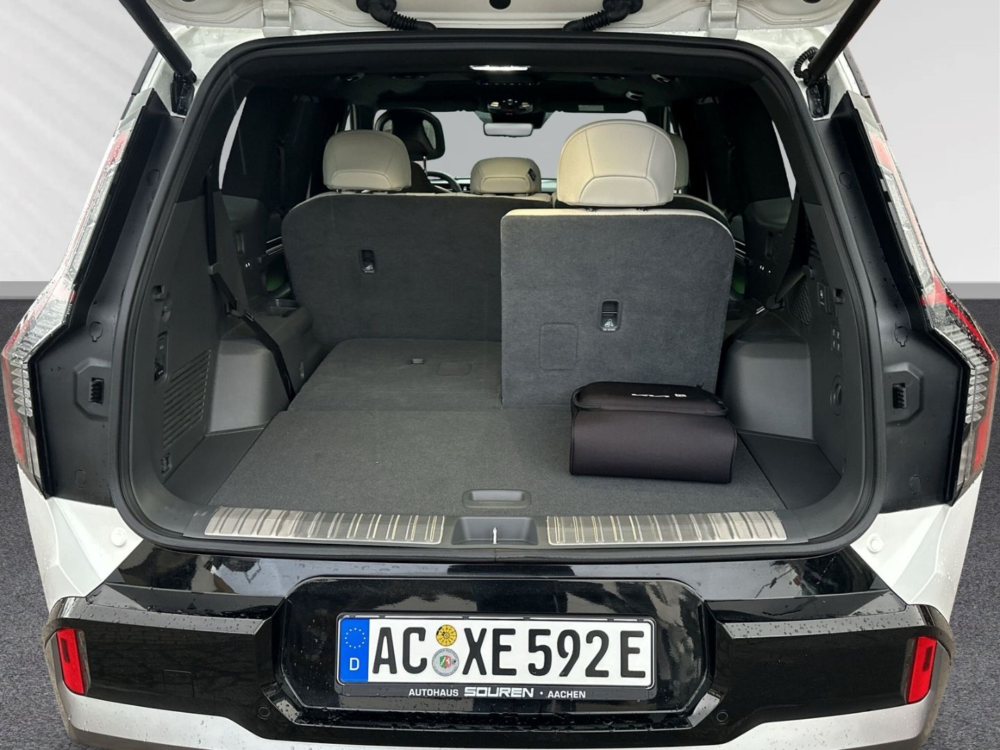 Fahrzeugabbildung Kia EV9 4WD GT-line Launch Edition Elektro +El. Pano