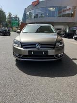 Volkswagen Passat 2.0 TSI DSG Highline Highline - VW Passat Gebrauchtwagen in Stuttgart