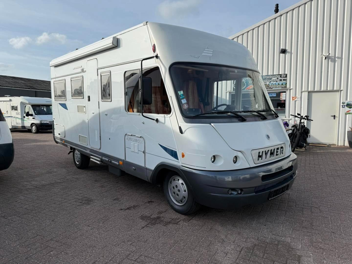 HYMER / ERIBA / HYMERCAR B575 Rundsitzgruppe + hubbett