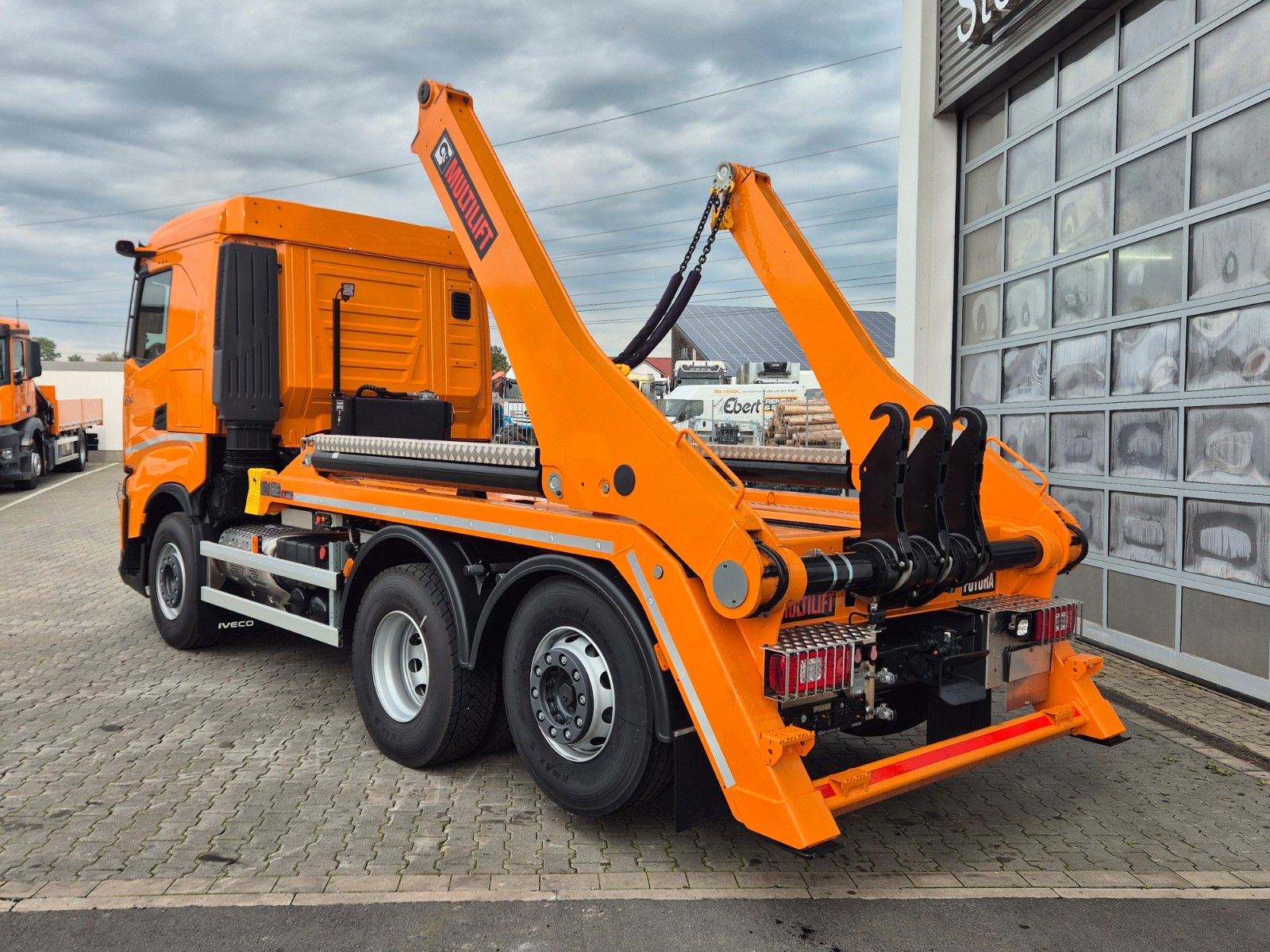 Fahrzeugabbildung Iveco AS280X58Y/ PS ON Hiab FTR18 Funk AHK Bett Cam