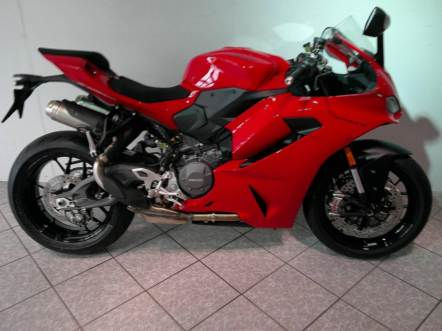 Ducati PANIGALE V2 RED 2025