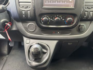 Opel Vivaro - 10