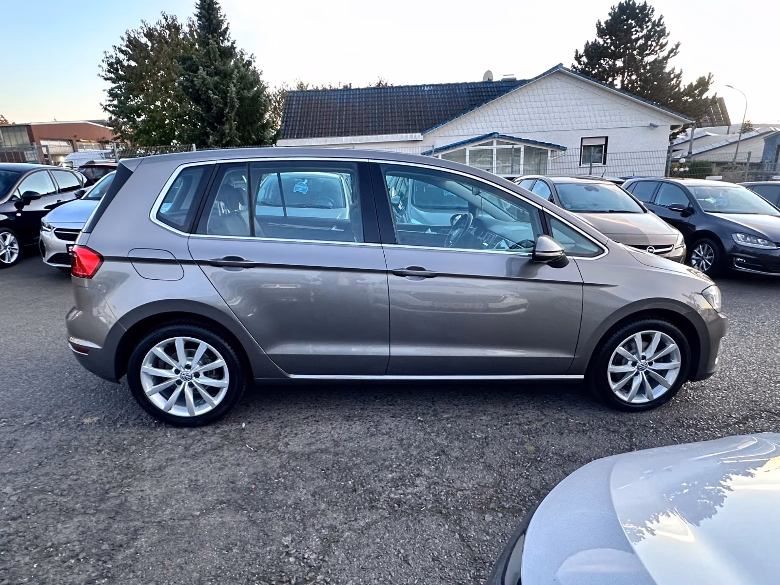 Volkswagen Golf Sportsvan VII 125PS Highline SitzHz AHK PDC