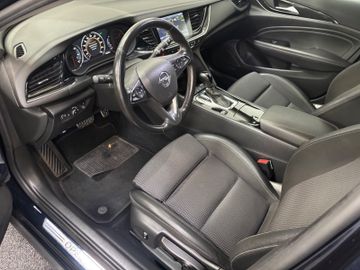 Opel Insignia - 11