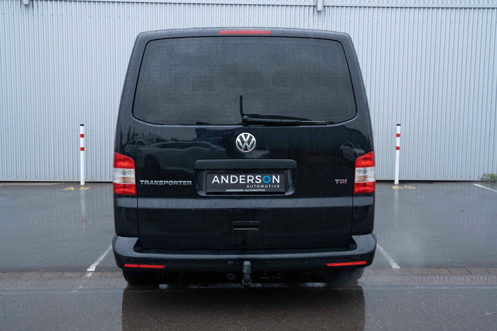Fahrzeugabbildung Volkswagen T5 2.0 TDI LR XENON KAM. NAV LED STANDH. CARPLAY