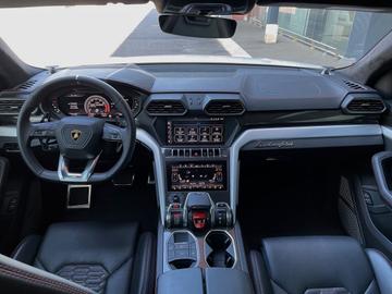صورة 8 لـ 2018 Lamborghini URUS