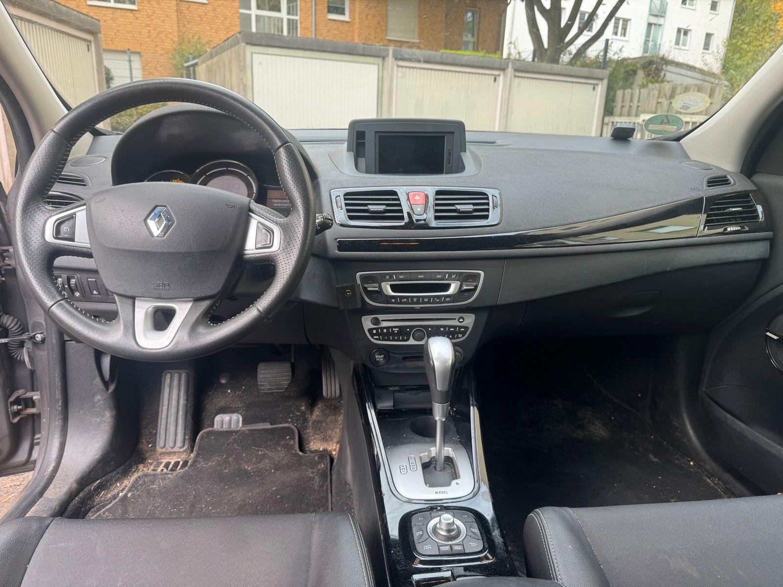 Renault Megane 2011 — photo 7