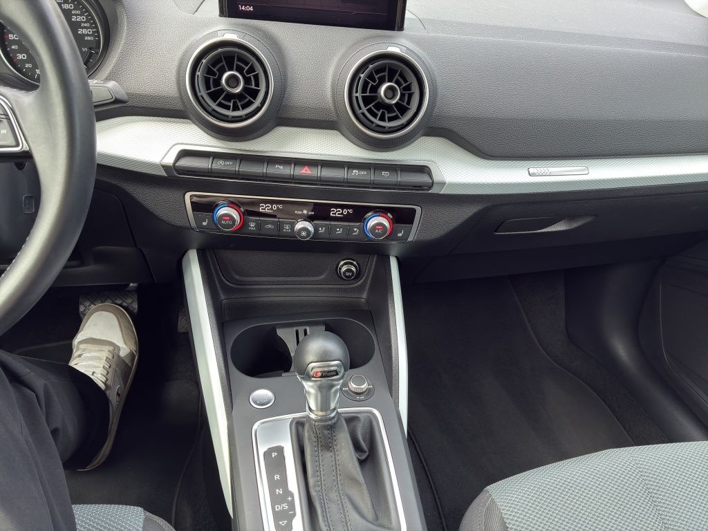Fahrzeugabbildung Audi Q2 1.5 35 TFSI design (EURO 6d-TEMP) Pano*SD*LED