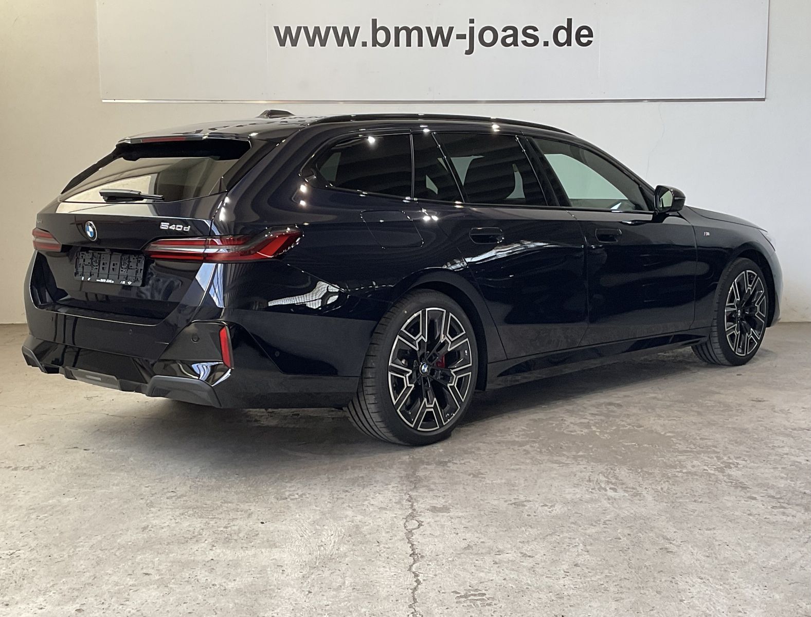 Fahrzeugabbildung BMW 540d xDrive M Sport AHK B&W PanoDach Sportpaket