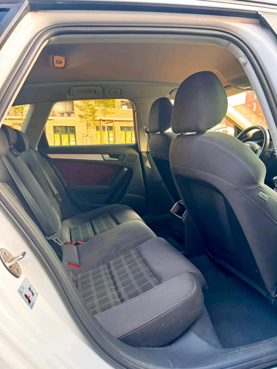 Audi A4 2009 — photo 8