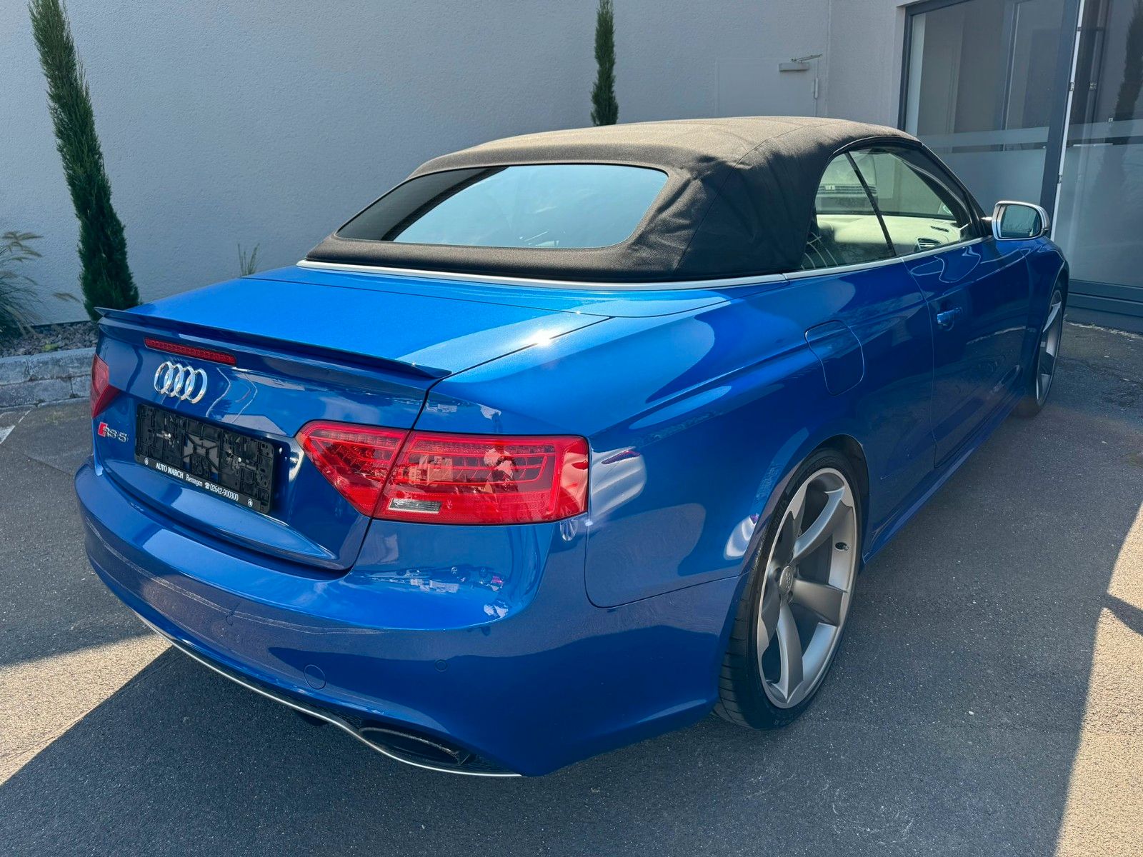 Fahrzeugabbildung Audi RS5 RS 5 Cabriolet 4.2 FSI quattro