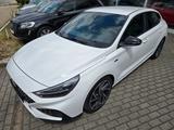 Hyundai i30 Fastback N Line M-Hybrid*Navi*R-Cam*LED*TOP - Hyundai i30 Gebrauchtwagen in Braunschweig