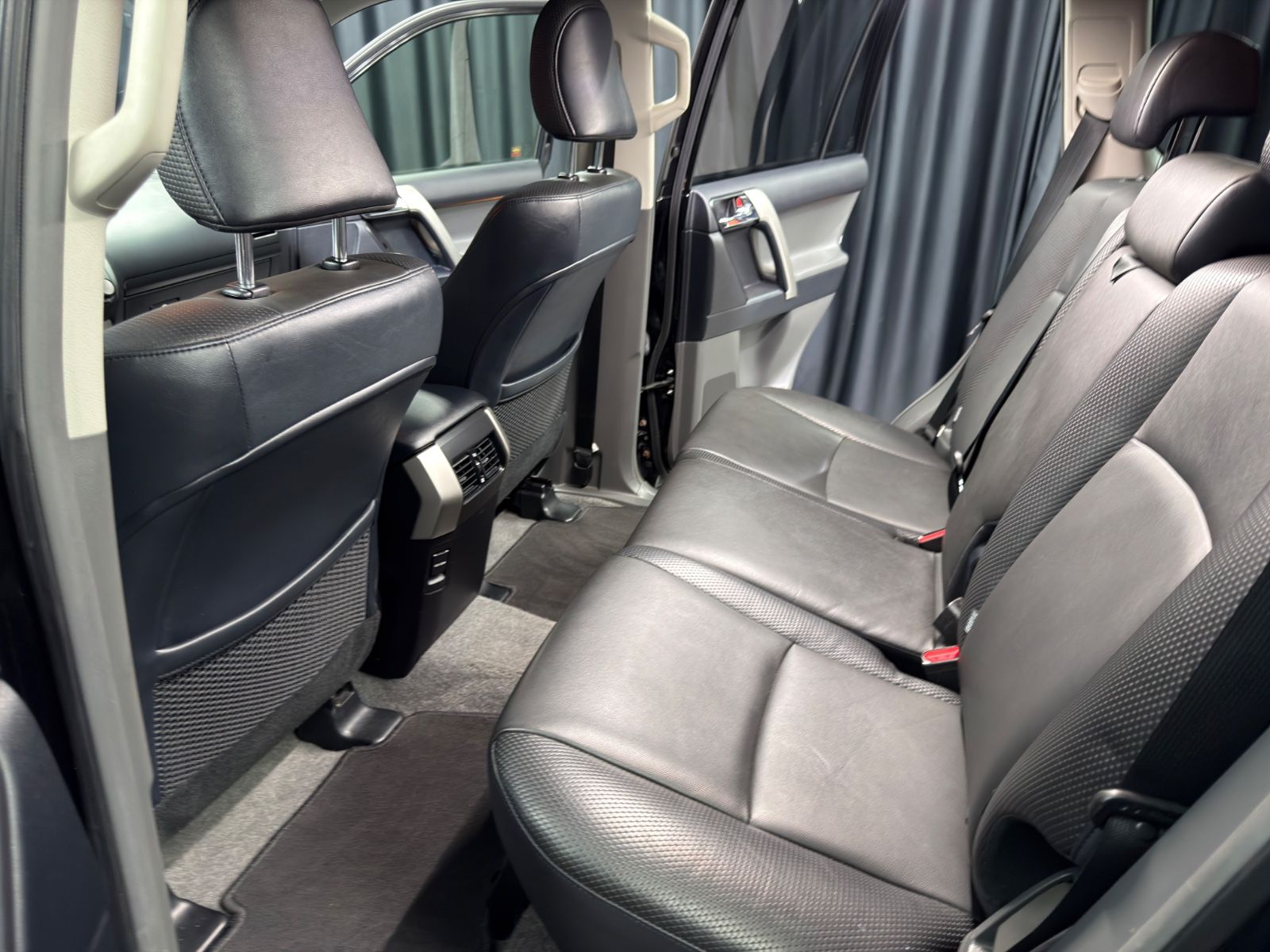 Fahrzeugabbildung Toyota Land Cruiser Executive|AUTOMATIK|LEDER|NAVI|AHK